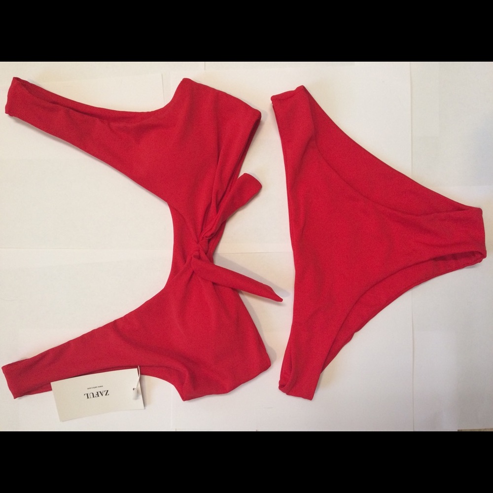 Knotted Scoop Bikini Top And Bottoms